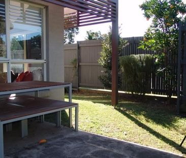 Modern 3-Bedroom Townhouse in Sought-After Mornington Estate - Photo 1