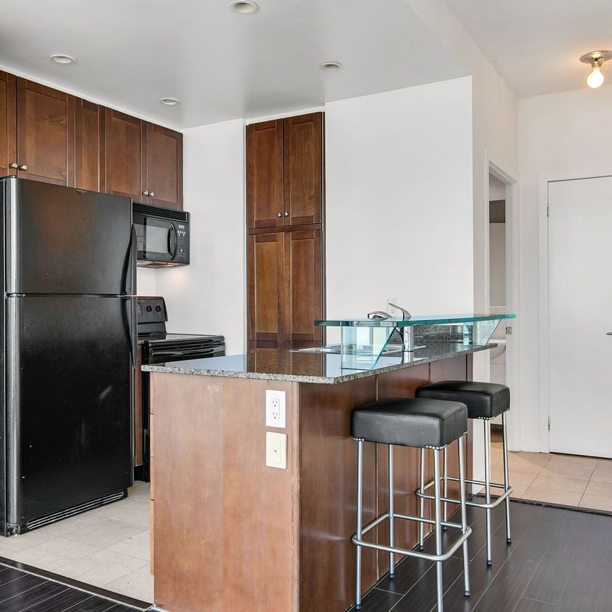 For Lease - 8 York Street Unit# 3613, Toronto, Ontario - Photo 1