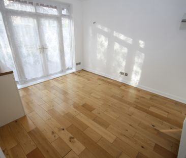 Owen Close, Northolt - Photo 1