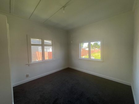 Home in the heart of Gonville - Photo 4