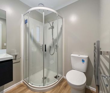 Modern home in Paraparaumu - Photo 6