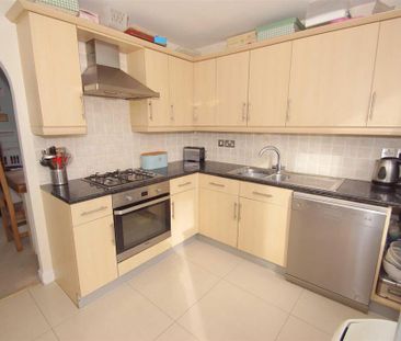 3 bedroom detached house to rent - Photo 3