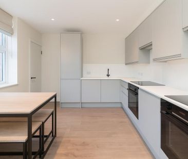 Studio Flat, High Road, N12 - Photo 3