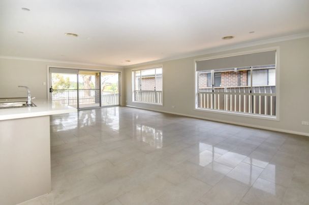 Relaxed Living Backing Onto Nature Reserve - Photo 1