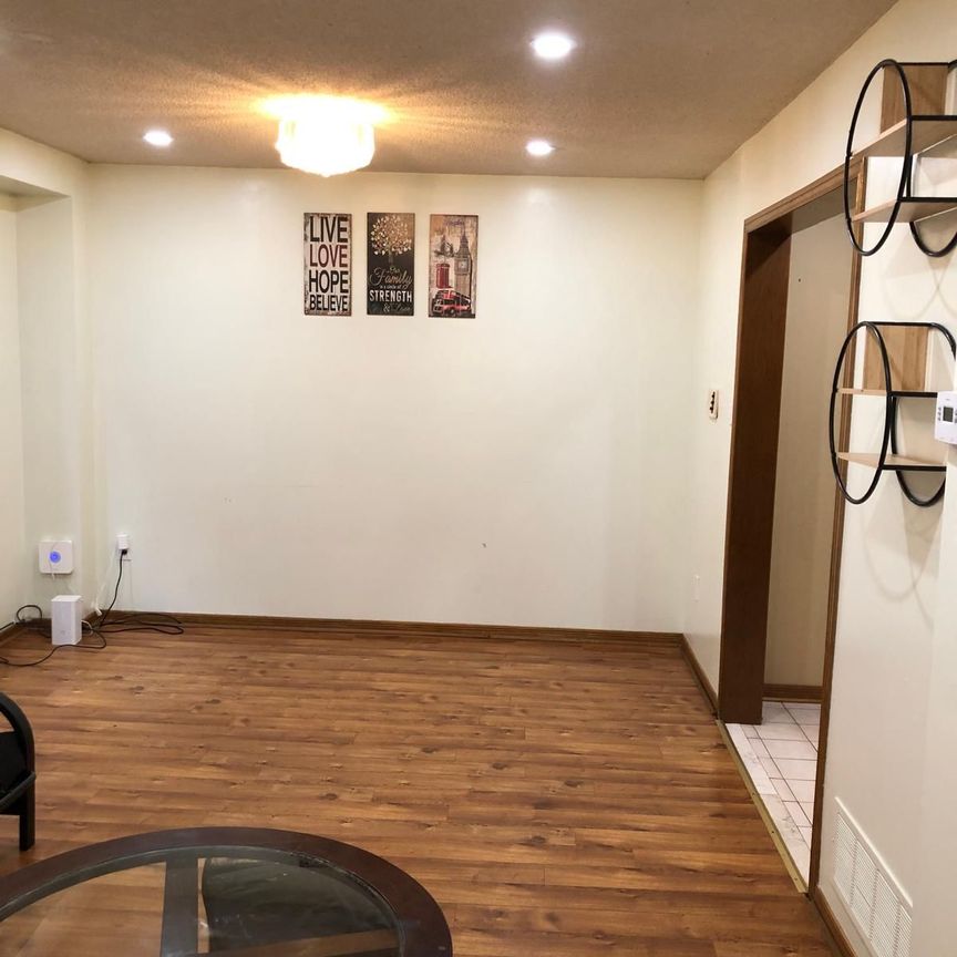 For Lease - 52 Pennsylvania Avenue Unit# Room, Brampton, Ontario - Photo 1