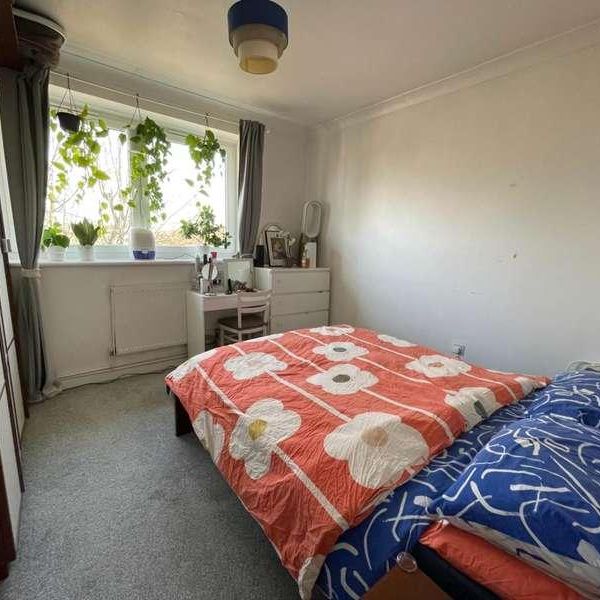 Three Bedroom Flat In The Heart Of Greenwich, SE10 - Photo 1