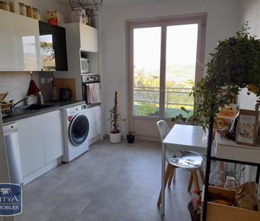 Location Appartement 3 pièces 80m² RIVE DE GIER 42800 - Photo 2