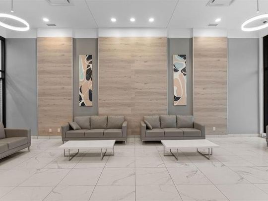 2117 Rue Tupper - Photo 1