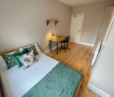 5 bedroom flat to rent - Photo 6