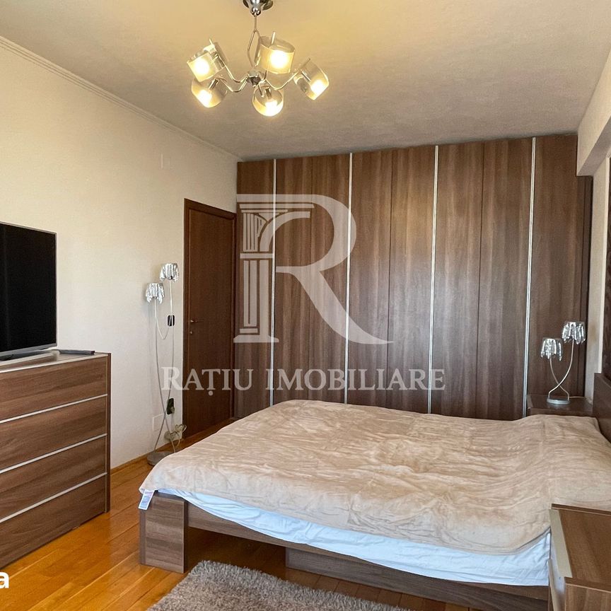 Apartament cu 3 camere | 2 Parcări Subterane | Nufărul | Oradea - Fotografie 1