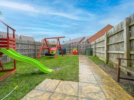 3 bedroom semi-detached house to rent - Photo 3