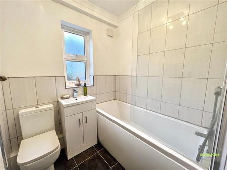 2 bedroom maisonette to rent - Photo 3