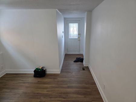 For Lease - 3257 Lednier Terrace Unit# Main/lower, Mississauga, Ontario - Photo 2