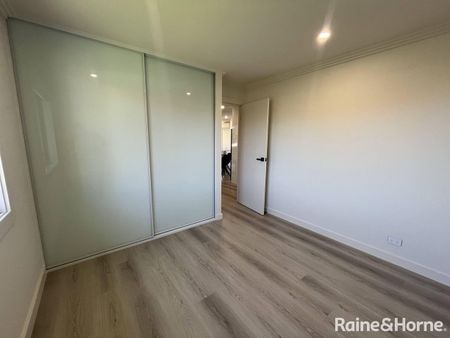BRAND NEW | Luxurious + Stylish Granny Flat in Prime Location of Blacktown - Photo 4