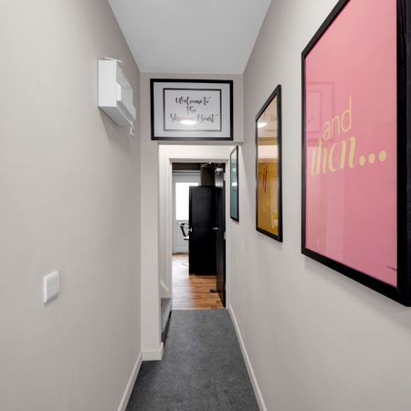 The Shades of Grey Property Studio 4 - Photo 4