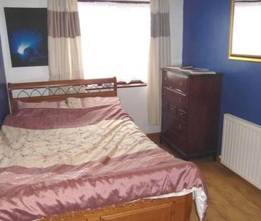 4 bedroom terraced house to rent - Photo 3