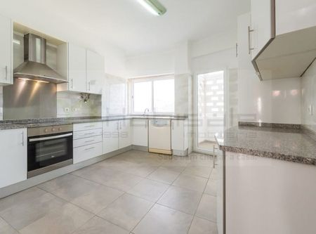 Cascais e Estoril, Lisbon - Photo 3