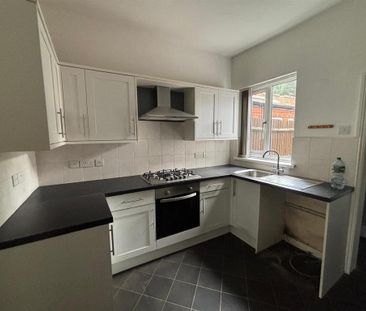 2 bedroom terraced house to rent - Photo 3
