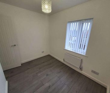 3 bedroom semi-detached house to rent - Photo 6