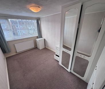 Longfield, Fulwood, Preston - Photo 4