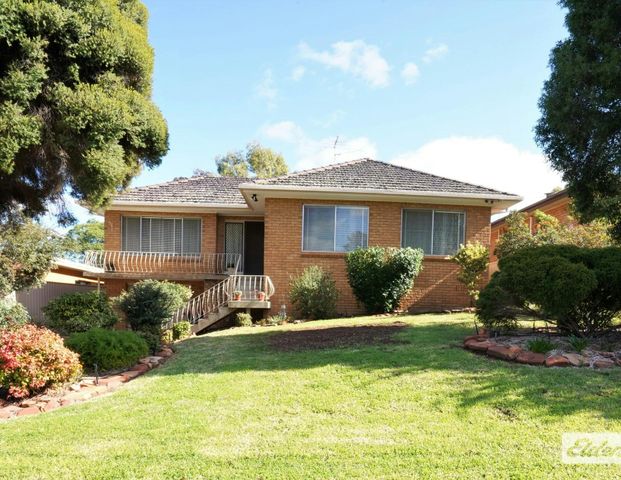 East Griffith - Lawn & Garden Maintenance Included - Photo 1