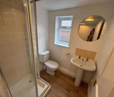 21 Albert Street- 4 Bed & 2 Bath Loughborough - Photo 5
