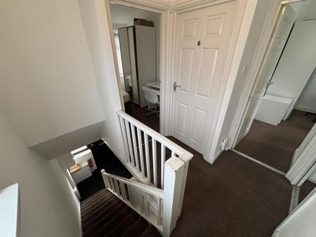6 bedroom house to rent - Photo 2