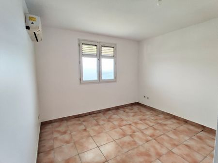 Location appartement 3 pièces, 62.17m², Fort-de-France - Photo 2