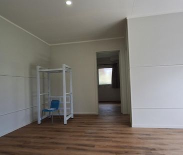 Spacious Family Home in Blockhouse Bay - Photo 6