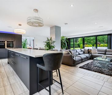 4 bedroom detached house to rent - Photo 2