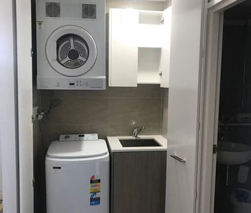 Modern fully furnished 1 bedroom apartment in the heart of Green sq... - Photo 3