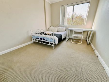 2 bed 1 bath - Photo 2