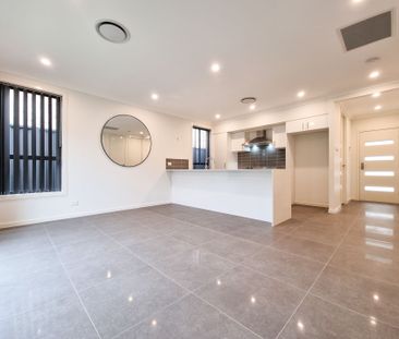 Bright Home - Photo 6