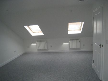 3 bedroom maisonette to rent - Photo 2