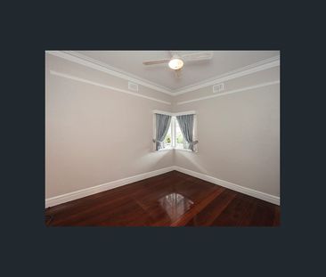 Charming Character Cottage - Photo 5