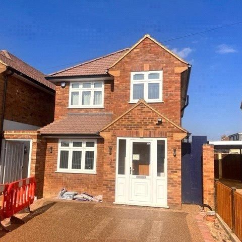 5 bedroom detached house to rent - Photo 1