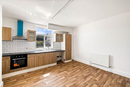 3 bedroom maisonette to rent - Photo 5