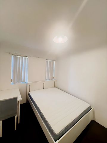 3 bed 1.5 bath Townhouse - Photo 2