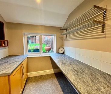 2 bedroom terraced house to rent - Photo 6