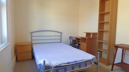 Front Right Room - Room 2, First Floor Flat 92 Cowley Road, Oxford OX4 1JE - Photo 2