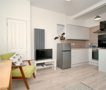 Gardners Crescent, Fountainbridge, Edinburgh, EH3 - Photo 2