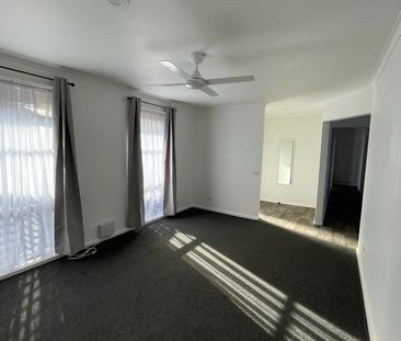 Modern Comfort and Easy Living with Gardener Included - Photo 4