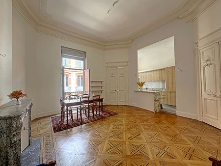 TOULOUSE - Saint-Etienne TOULOUSE - Spacieux T3 de 125.30 m² avec balcon et ascenseur, - Photo 3
