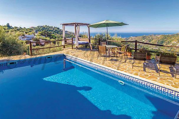 Country Property in Torrox, Inland Andalucia at the foot of the mountains - Photo 1