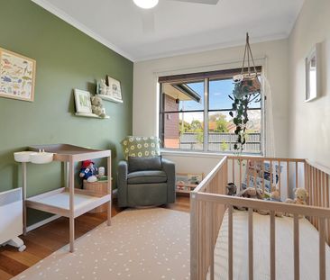 Beautifully Renovated Home in Prime Newcomb Location! - Photo 4