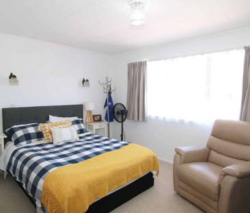 Easy Living - Photo 3