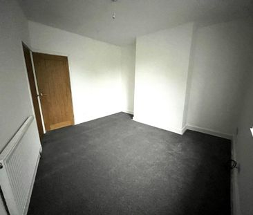 2 bedroom end of terrace house to rent - Photo 4