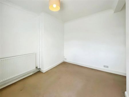 2 bedroom end of terrace house to rent - Photo 4