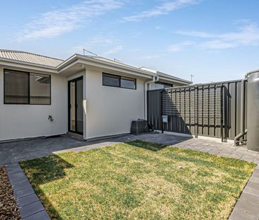 Beautiful, Neat & Tidy Home! - Photo 5