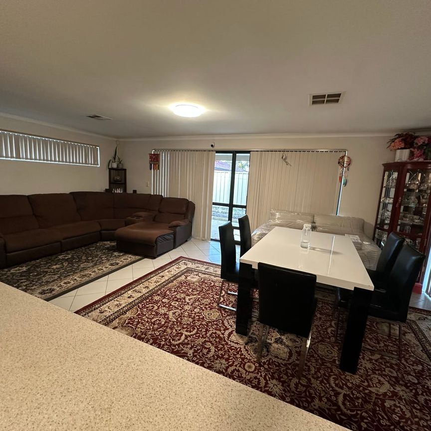 Prime location house for rent. - Photo 1